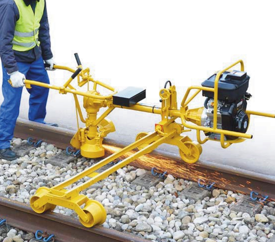 ШЛИФОВАЛЬНЫЙ СТАНОК ДЛЯ РЕЛЬСОВЫХ ПАЗУХ 