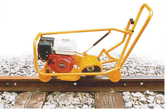 ВЫСОКОПРОИЗВОДИТЕЛЬНАЯ МАШИНА ДЛЯ ЗАЧИСТКИ ПОВЕРХНОСТИ КАЧЕНИЯ 