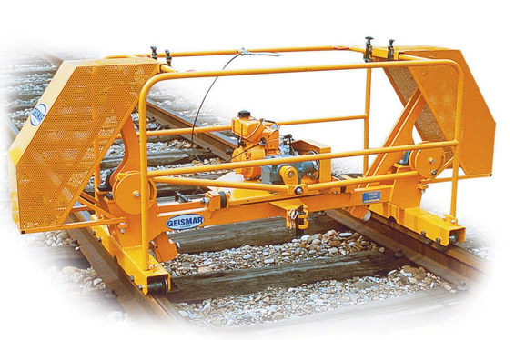 ВЫСОКОПРОИЗВОДИТЕЛЬНАЯ МОЛОТОБОЙНАЯ МАШИНА ДЛЯ РЕЛЬСОВ 