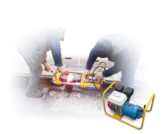 РЕЛЬСОСВЕРЛИЛЬНЫЙ СТАНОК С ДВУМЯ СКОРОСТЯМИ ПОДАЧИ СВЕРЛА 